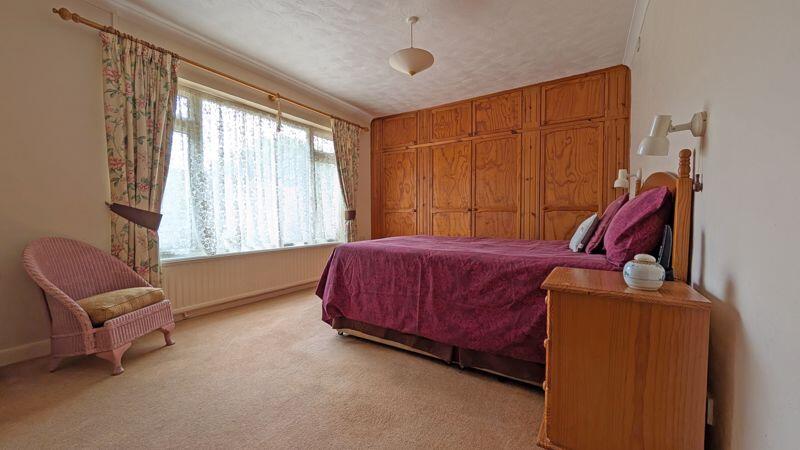 MAIN BEDROOM
