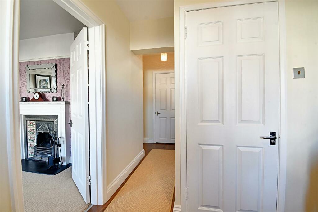 Entrance Hall 3.jpg
