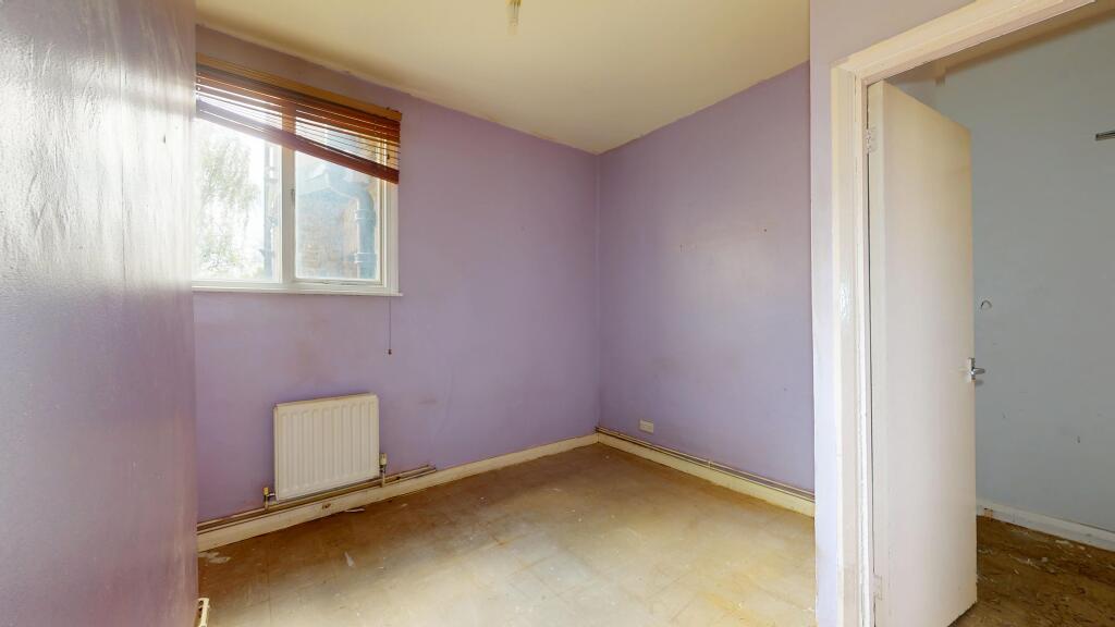 Flat A, 31 Buckingham Road, Islington, London, N1 4HY