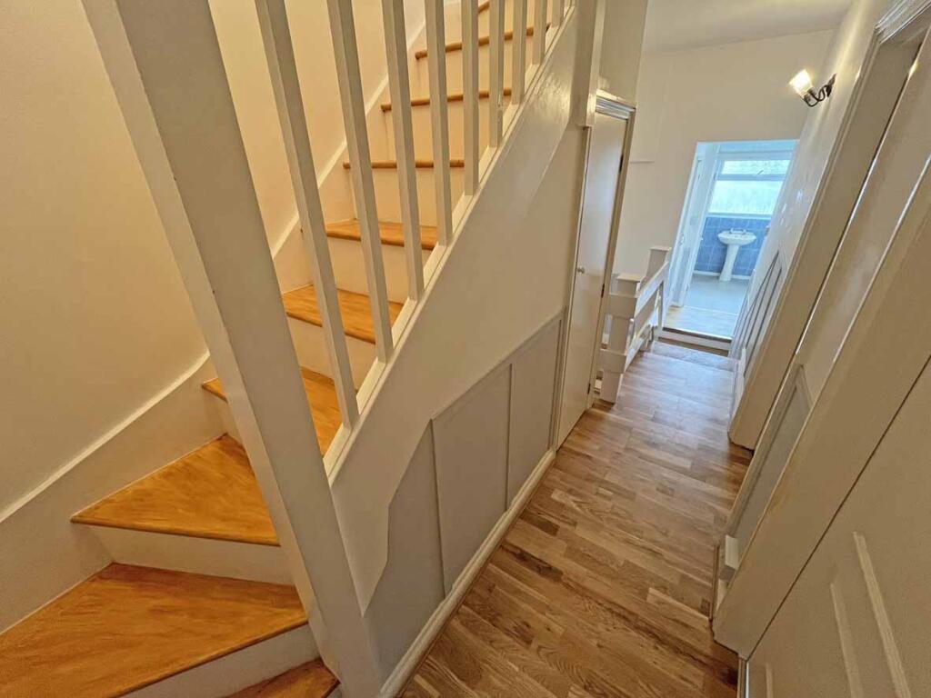 Northumberland Street 35 Landing 2.jpg