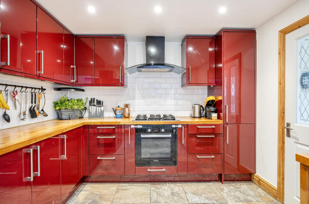 1341219768a8330f34a87