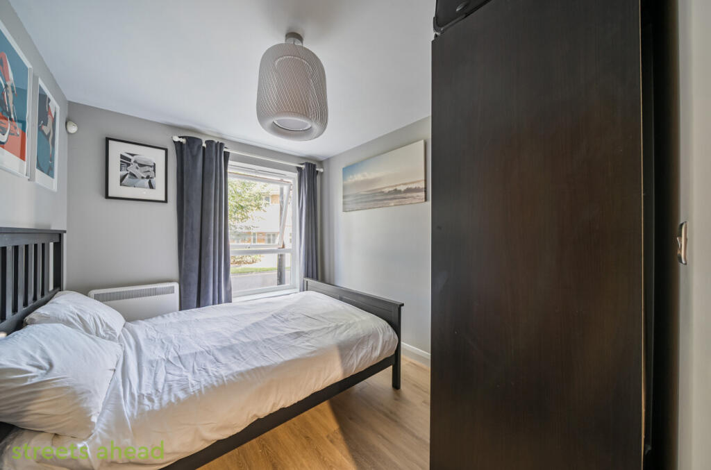 23f7bec8-806f-4fa...