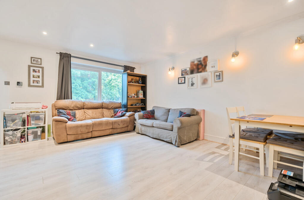 1298334-12-682eb9...