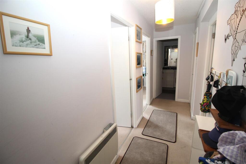 Hallway .JPG