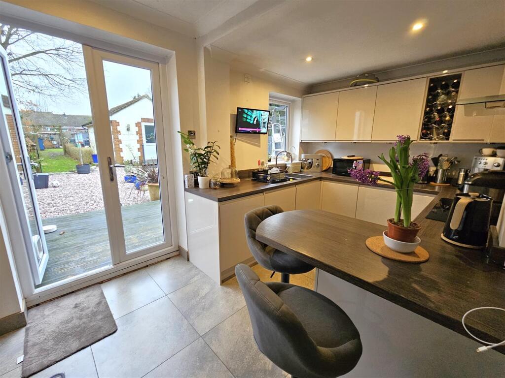 Kitchen - view to garden.jpg