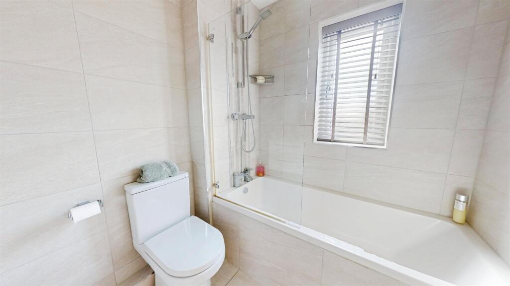 e8067bec-23-Highcliffe-Court-07212025_125947.jpg