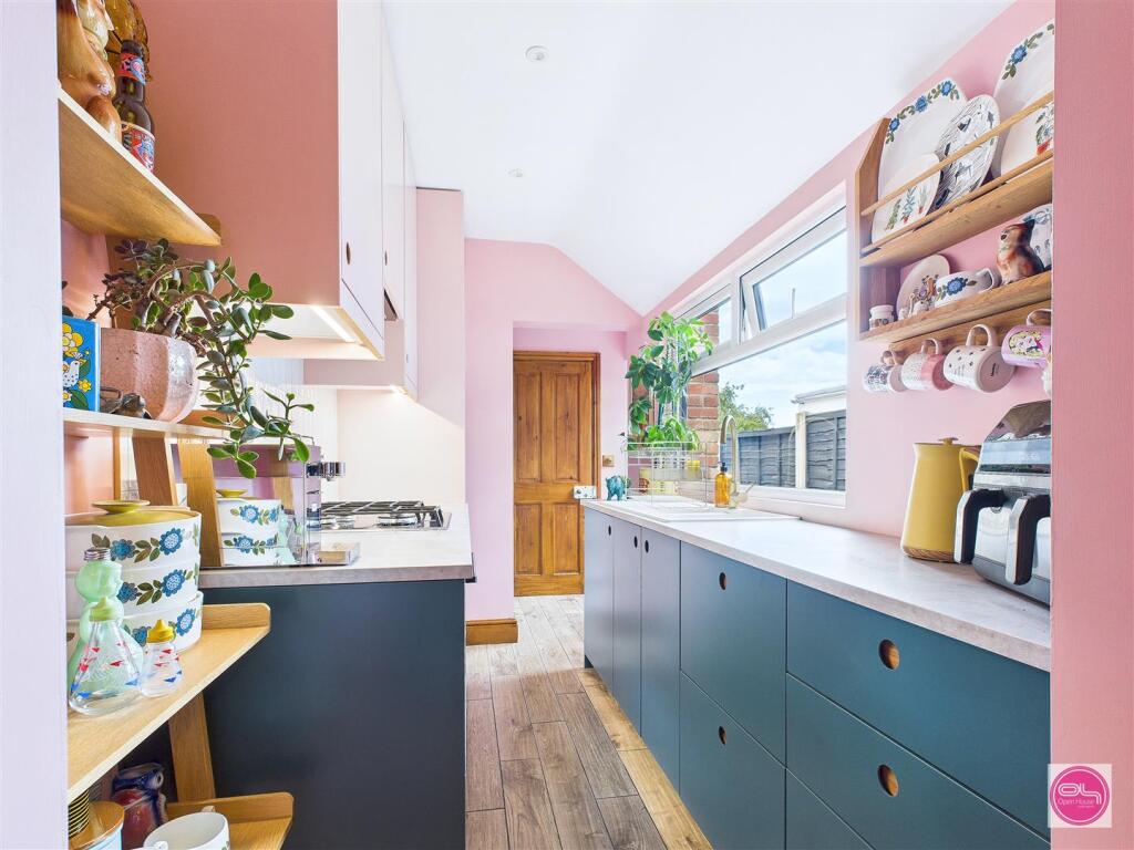 Darklands Road (15).jpg