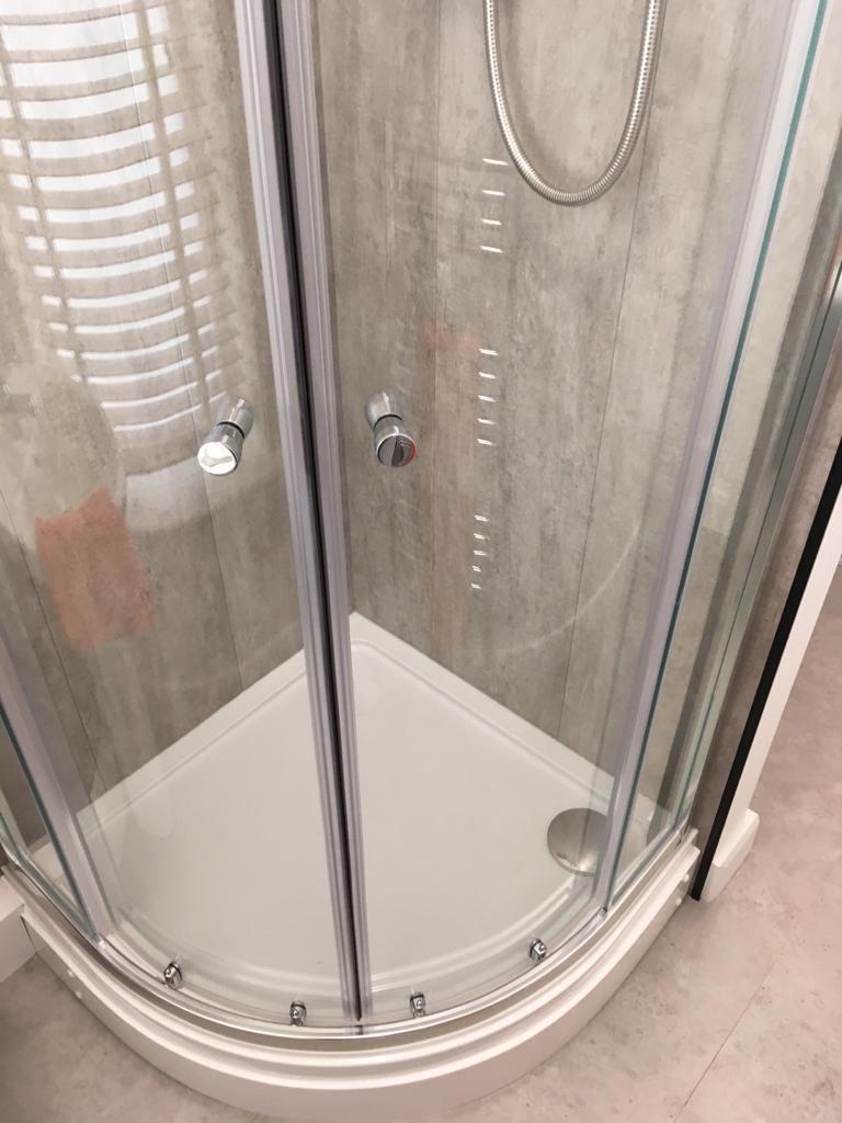 7) 221 Newland Avenue Bathroom 2 30.07.2020.jpg