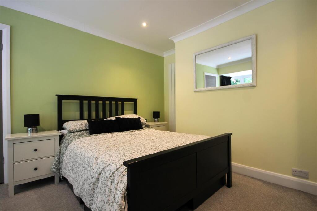 Bed 1.JPG