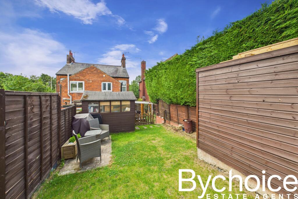 CAM05454G0-PR0022-STILL023