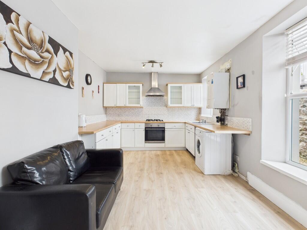 CAM03974G0-PR0202...