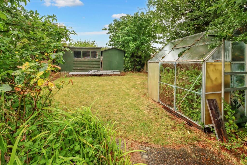 38 LABURNUM AVENUE OUTSIDE-3.jpg