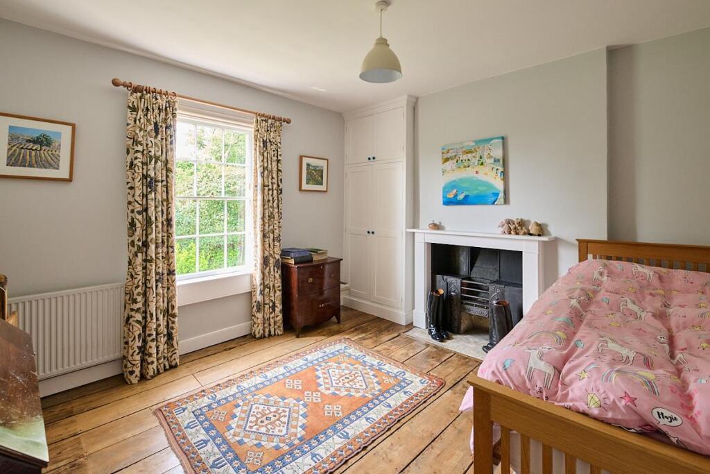 BA15 2HG BEDROOM 2 LO RES_.jpg