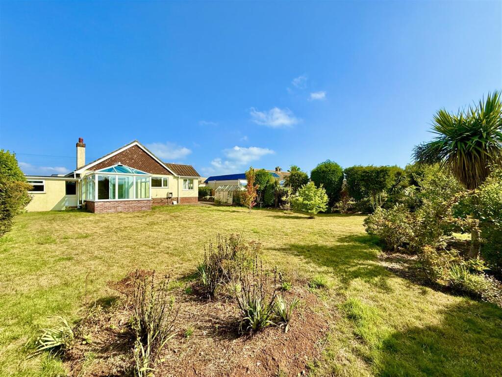 Rear Left Quarter.JPG