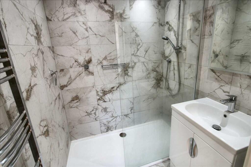 En Suite Shower Room