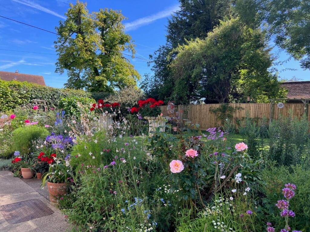Rookery Thatch Garden III.jpg
