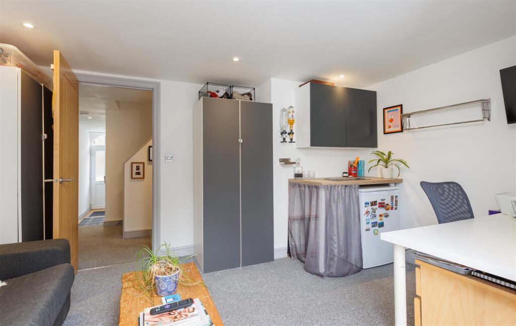 Ground Floor Reception