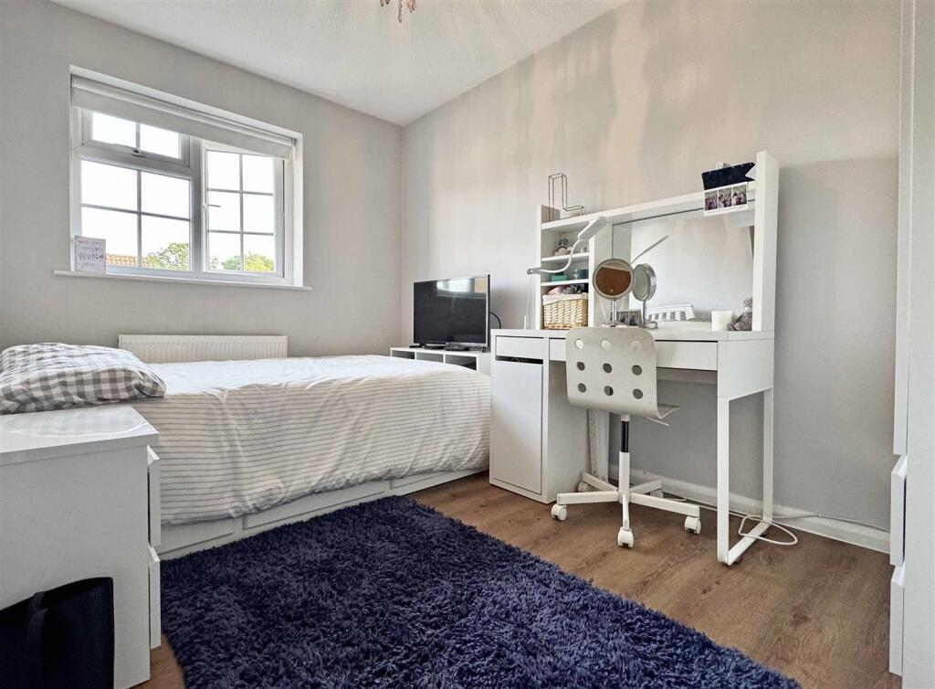 Bedroom 3b.jpg