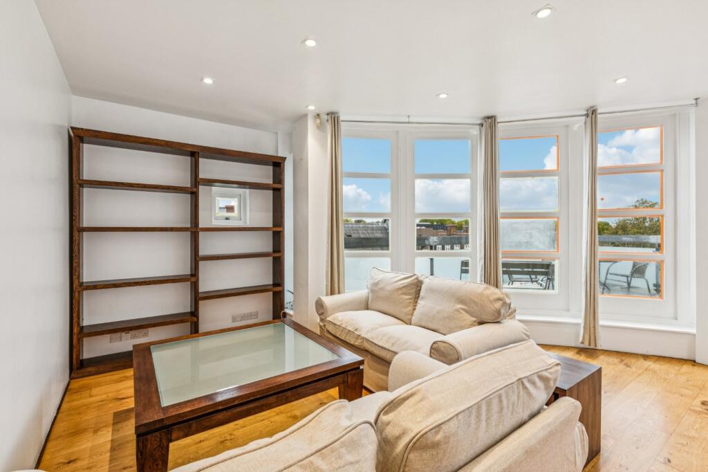 Frontroom
