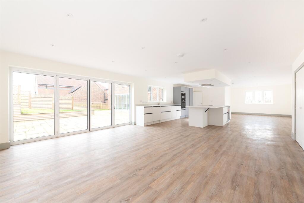 Kit/Fam/Dining Room