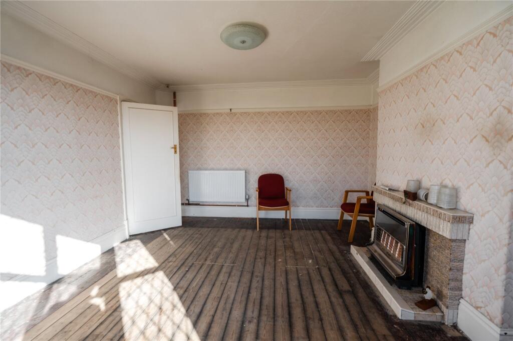 Living Room (2)