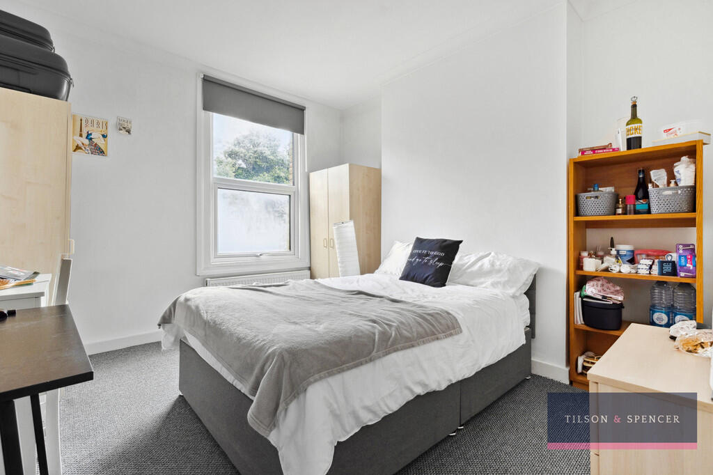 090420255_TILS_26...