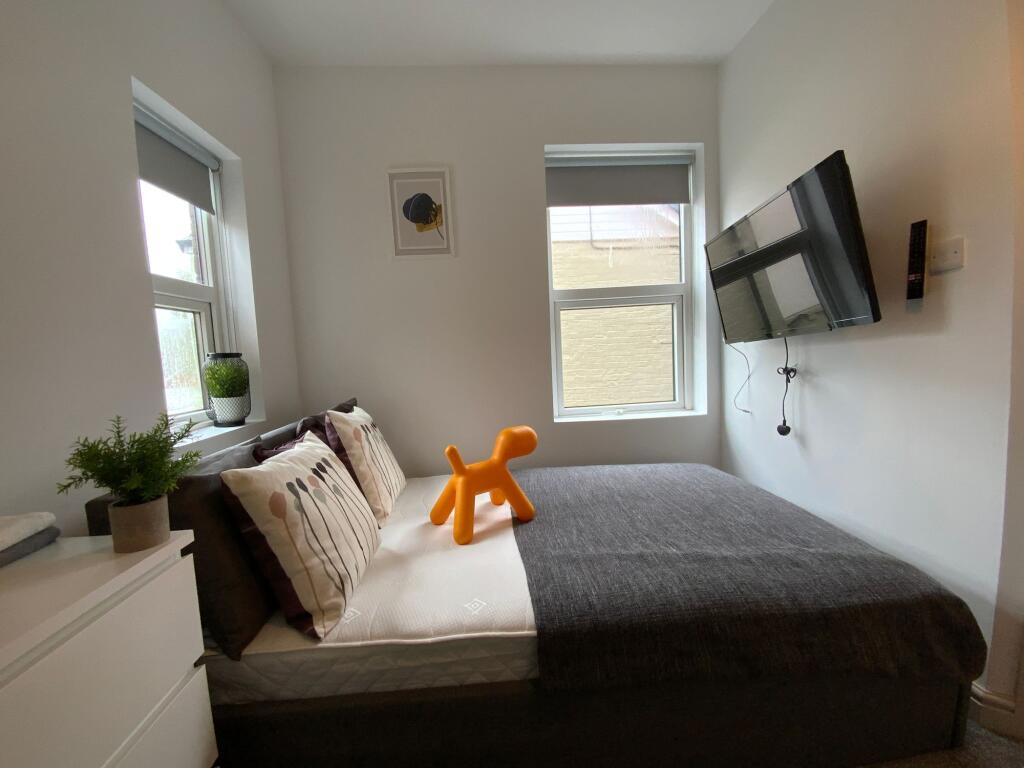 Ensuite Bedroom 5