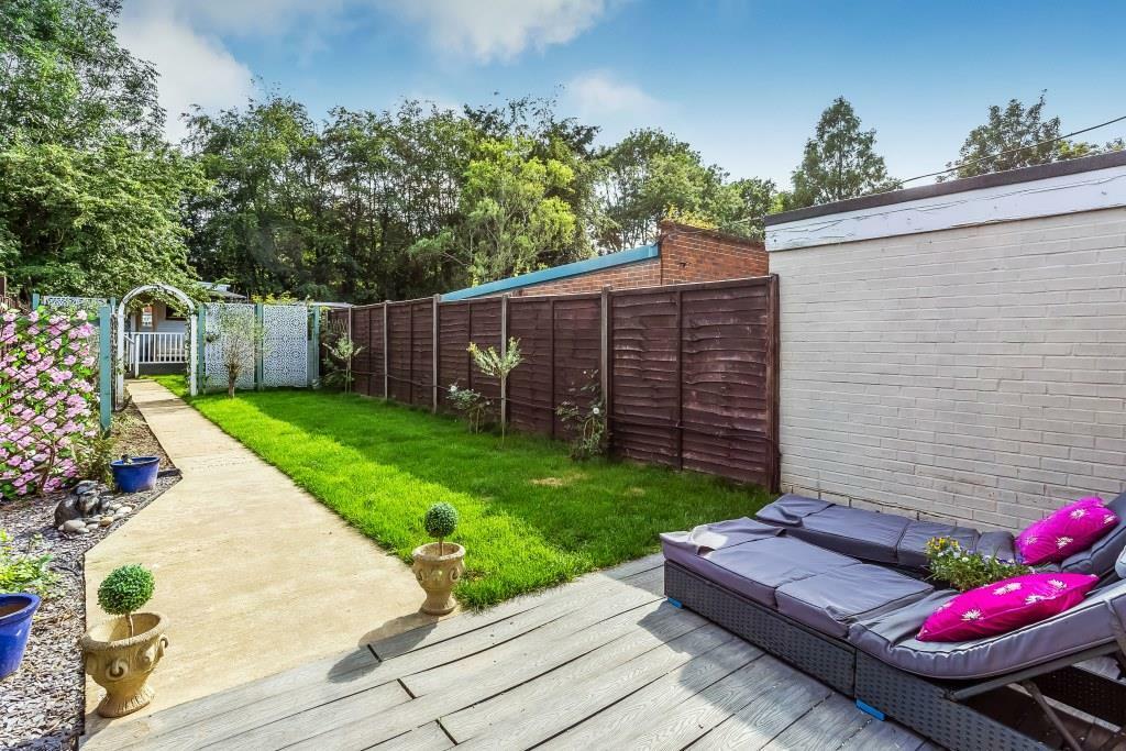 Rear garden 1.jpg