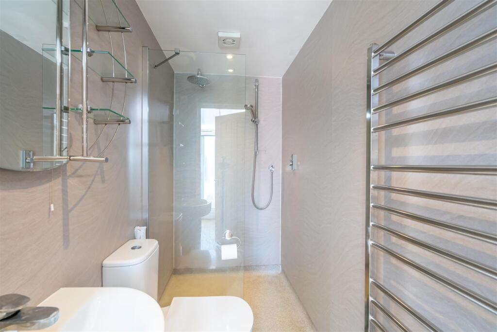 Shower Room.jpg