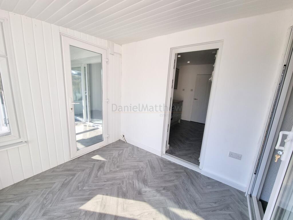 Conservatory/utility room