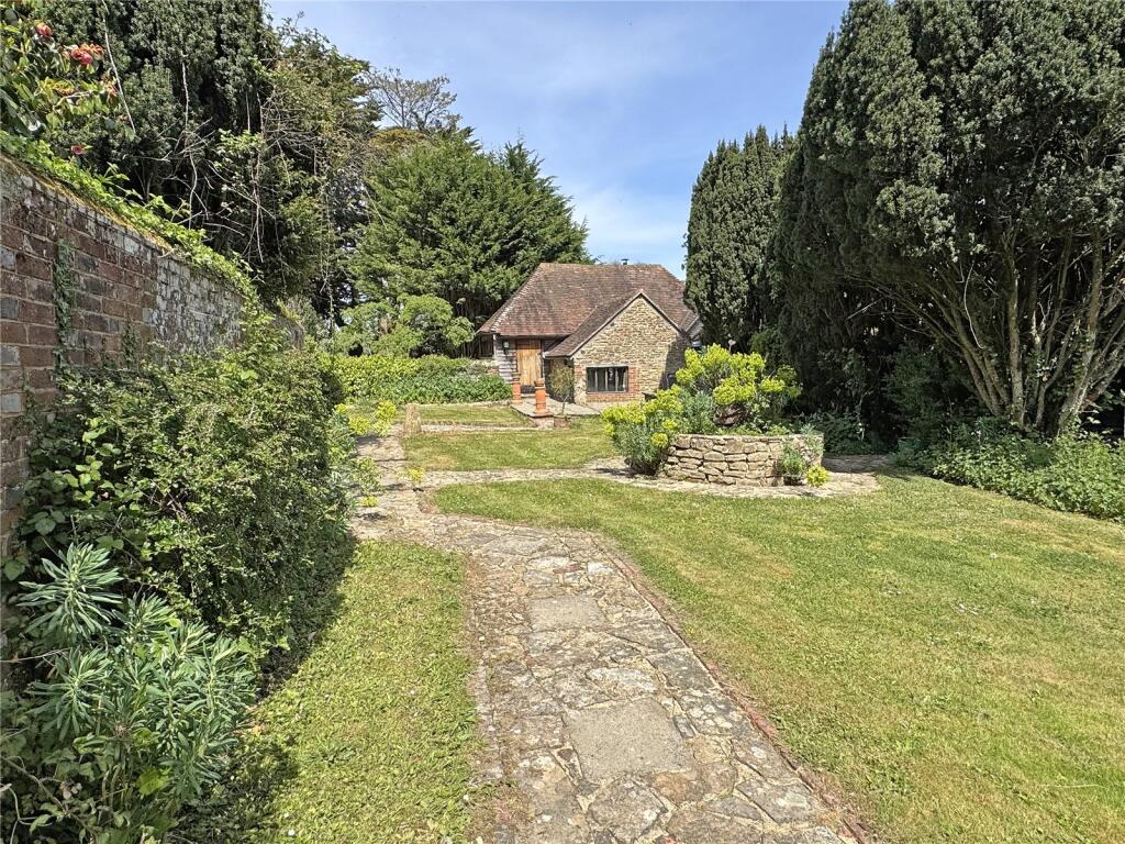 Side garden to barn