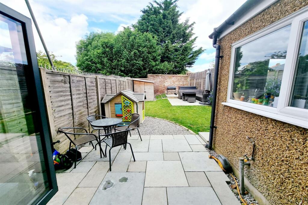 REEAR GARDEN: PIC. 2