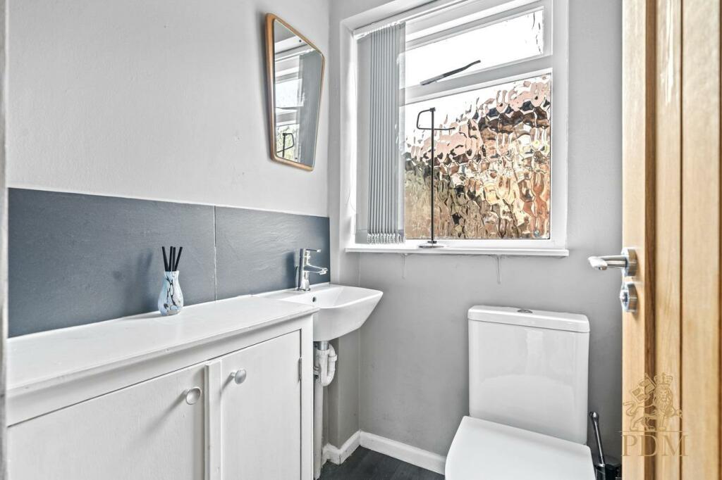 6 Yeomans Court Clumber Road West The Park NG7 1EU