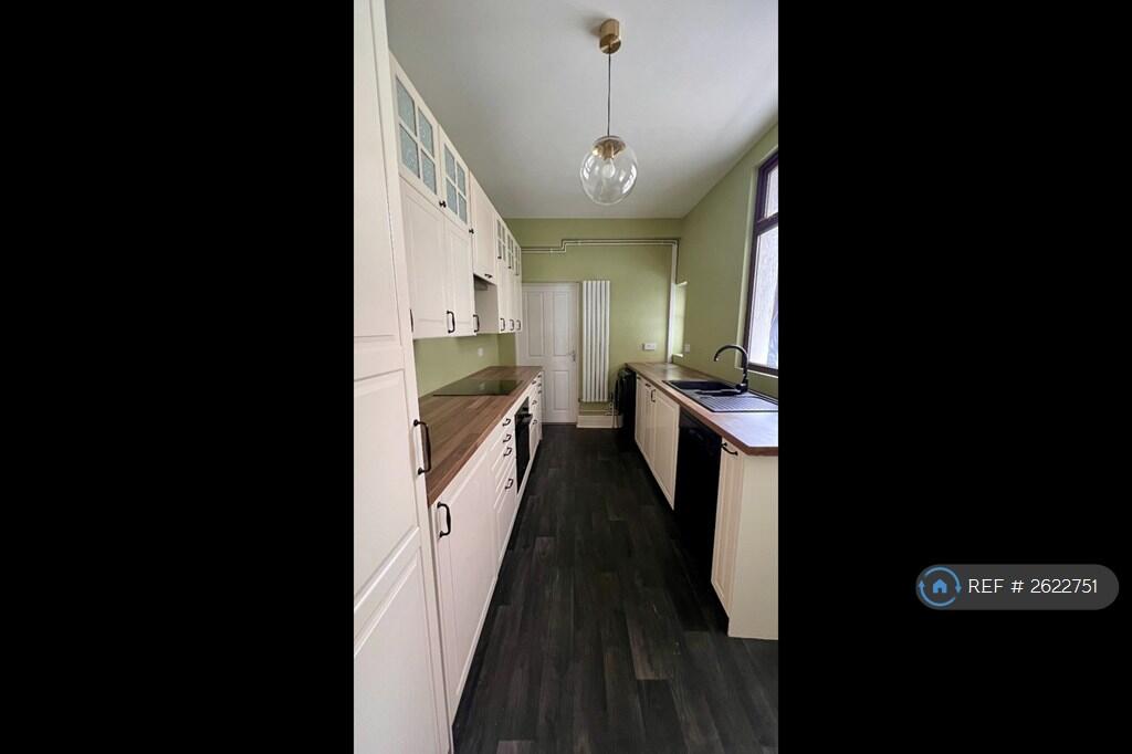 Kitchen (Front View)