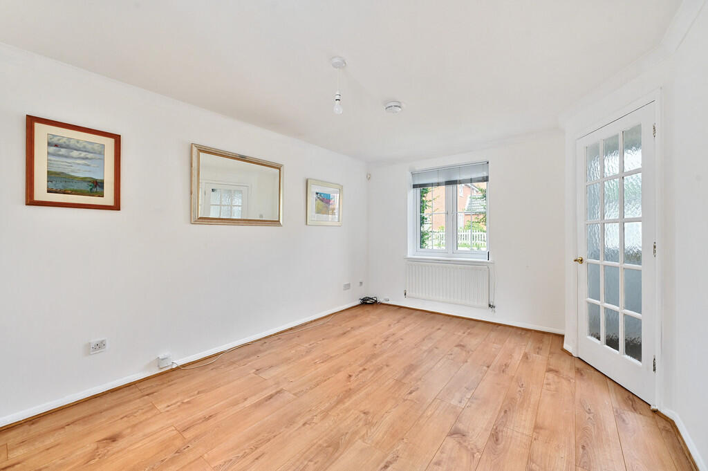 8 Farleys way tn3...