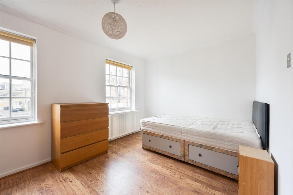 Handsworth Avenue, E4