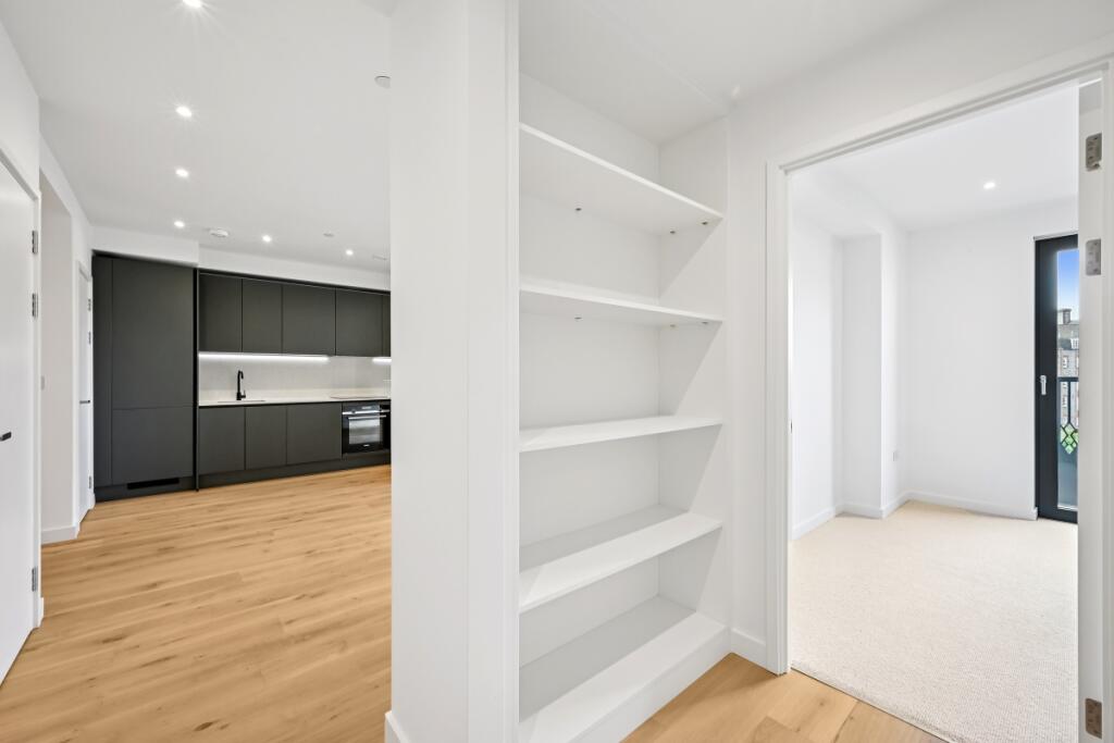 Apartment 308 Sut...