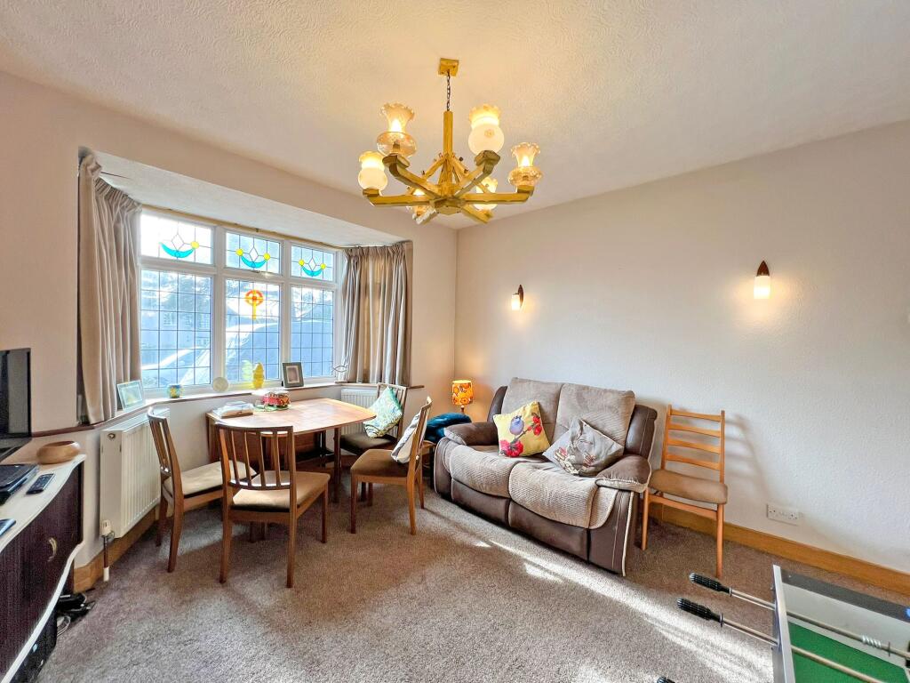Living RoomDinining/Sitting Room