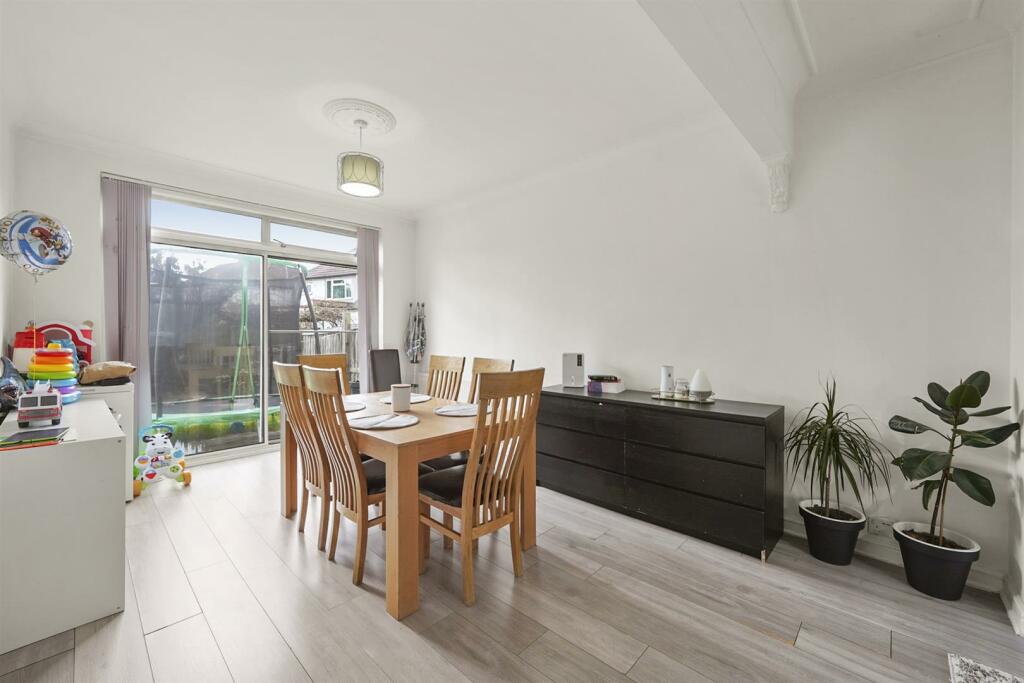 Dining Area.jpg