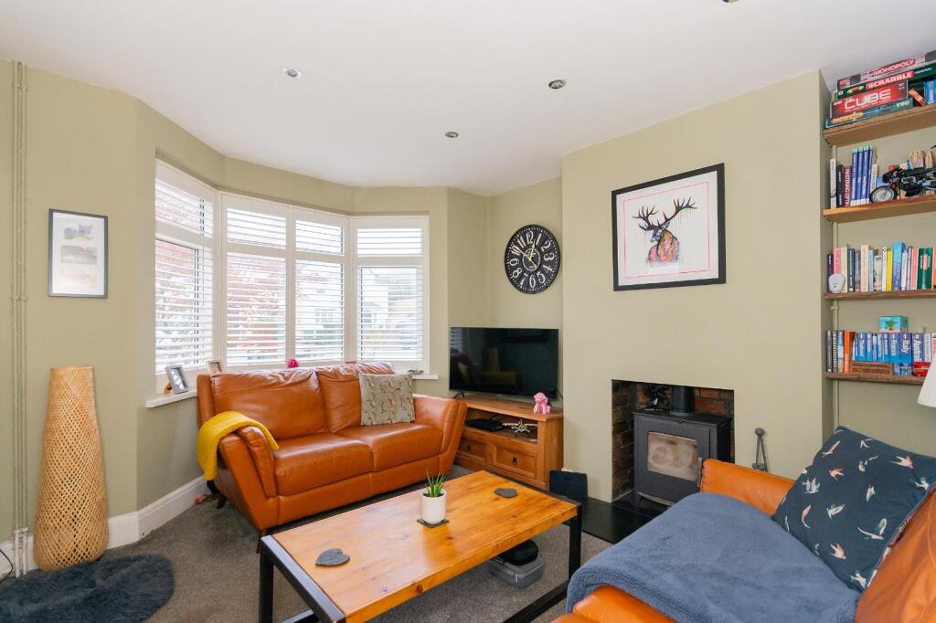 6B7RBR - Living Room B.jpg