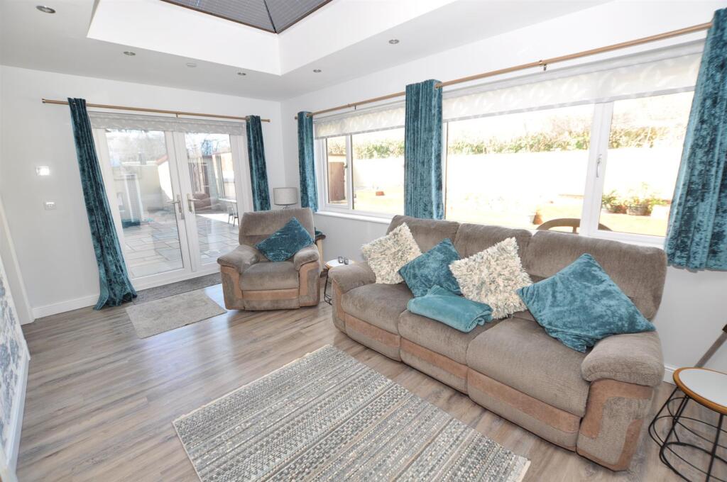 Sun Lounge