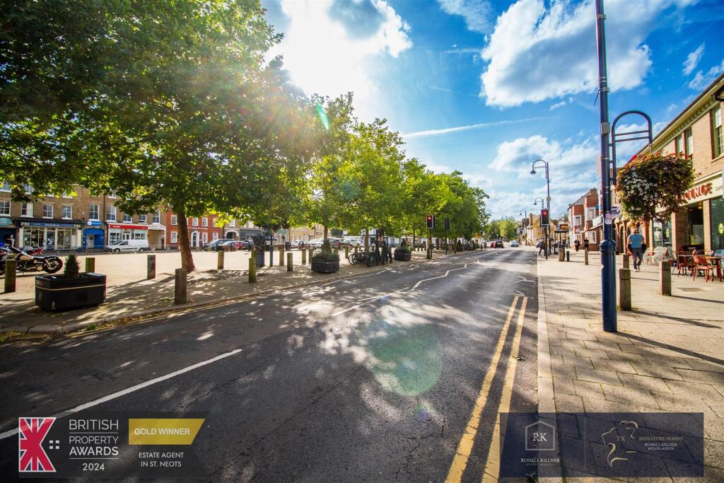 St Neots High Street Location.