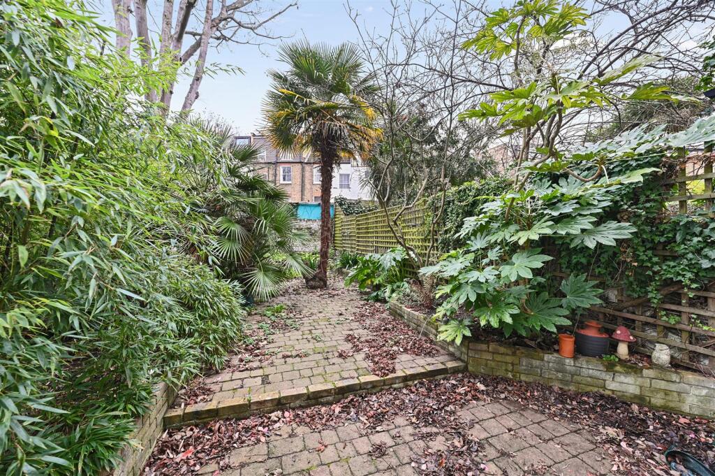 FB -  Hammersmith Grove - GardenA1 (1).JPG