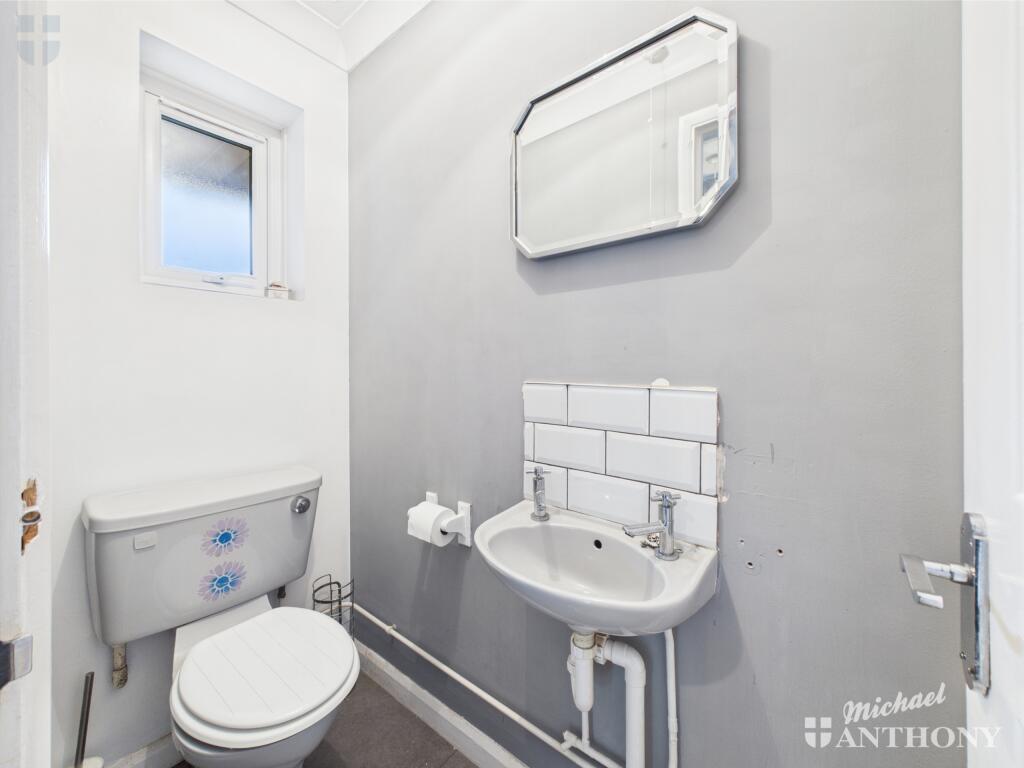 CAM03218G0-PR0667-STILL001