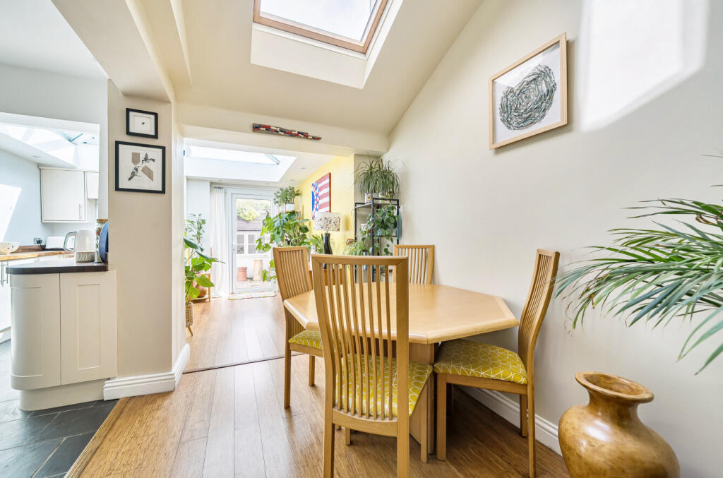 1356244-12-68c95d...