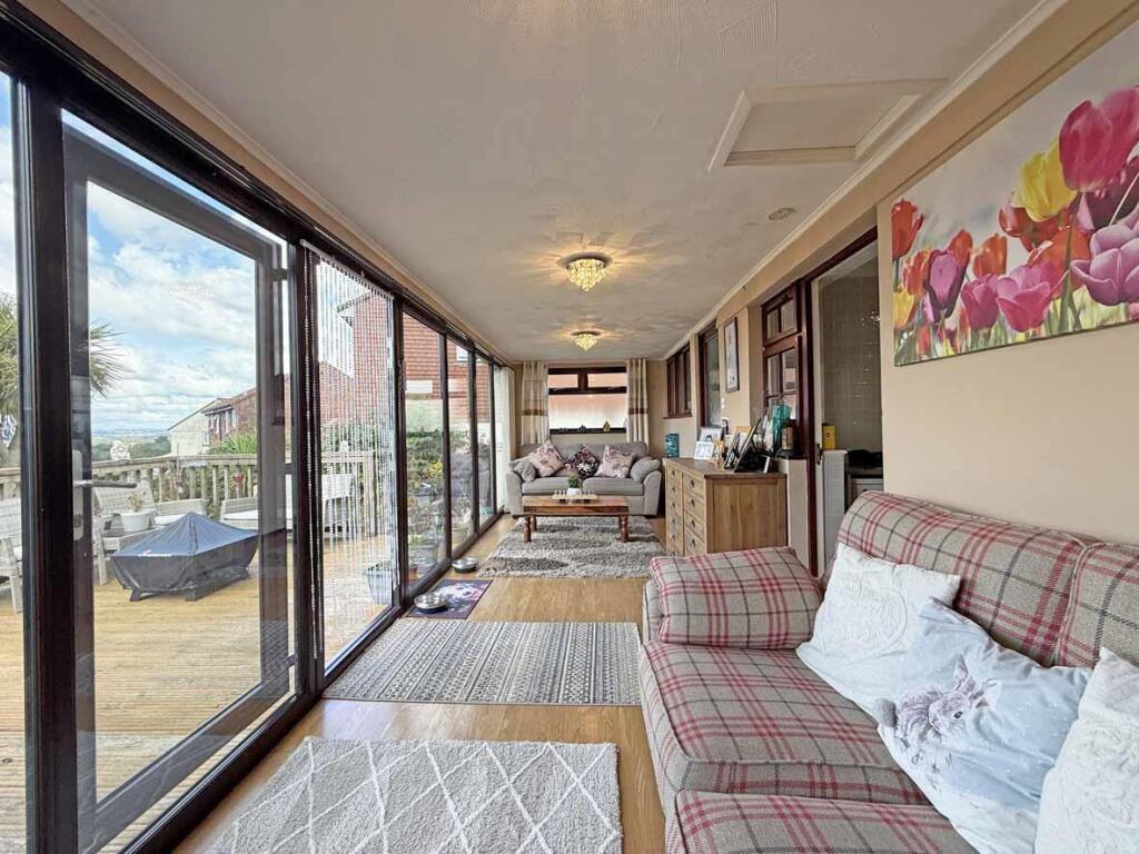 Battershall Close 9 - Sun Room.jpg