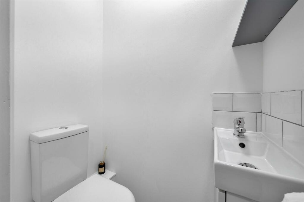 Apt. 2 - 3.jpg