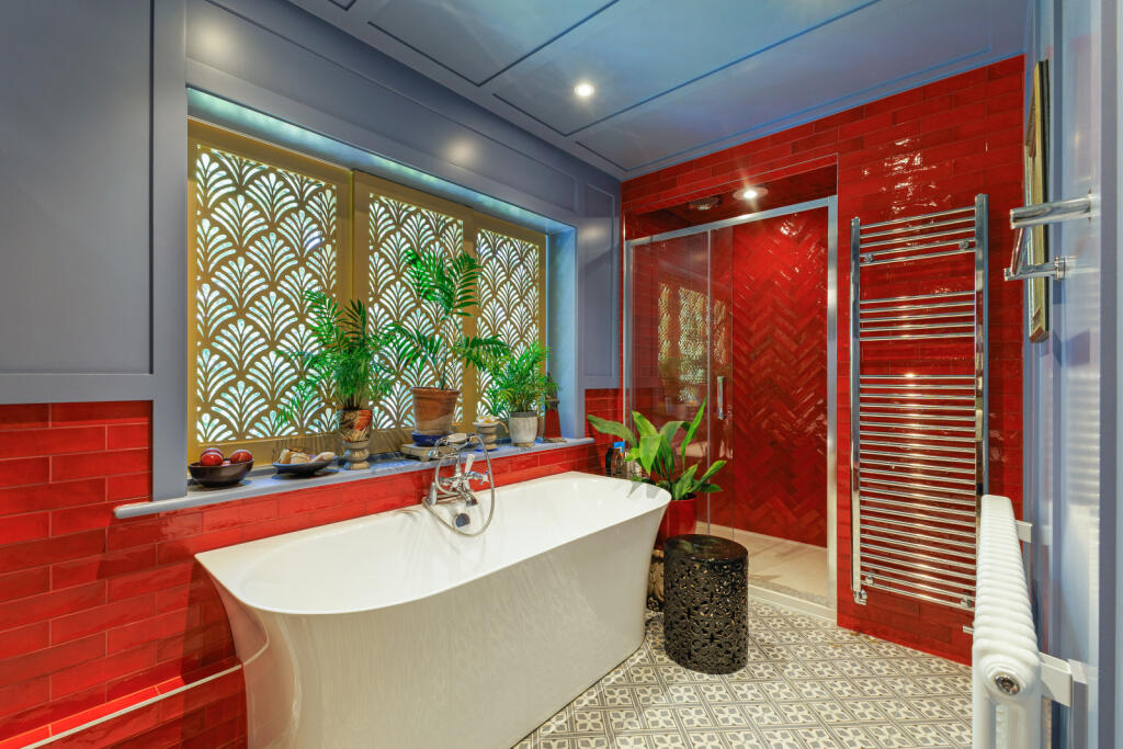Principal Bathroom