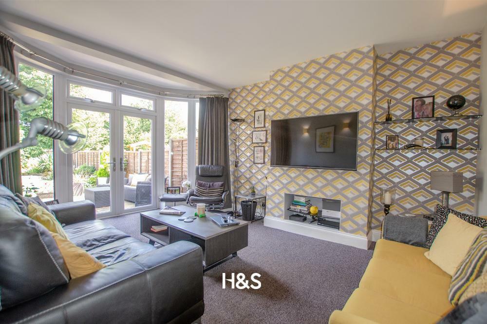 29 Lulworth - Lounge.jpg