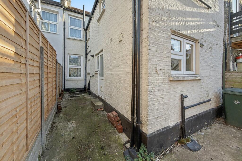 Ground Floor Flat, 42 Beauchamp Road, London, E7 9PD